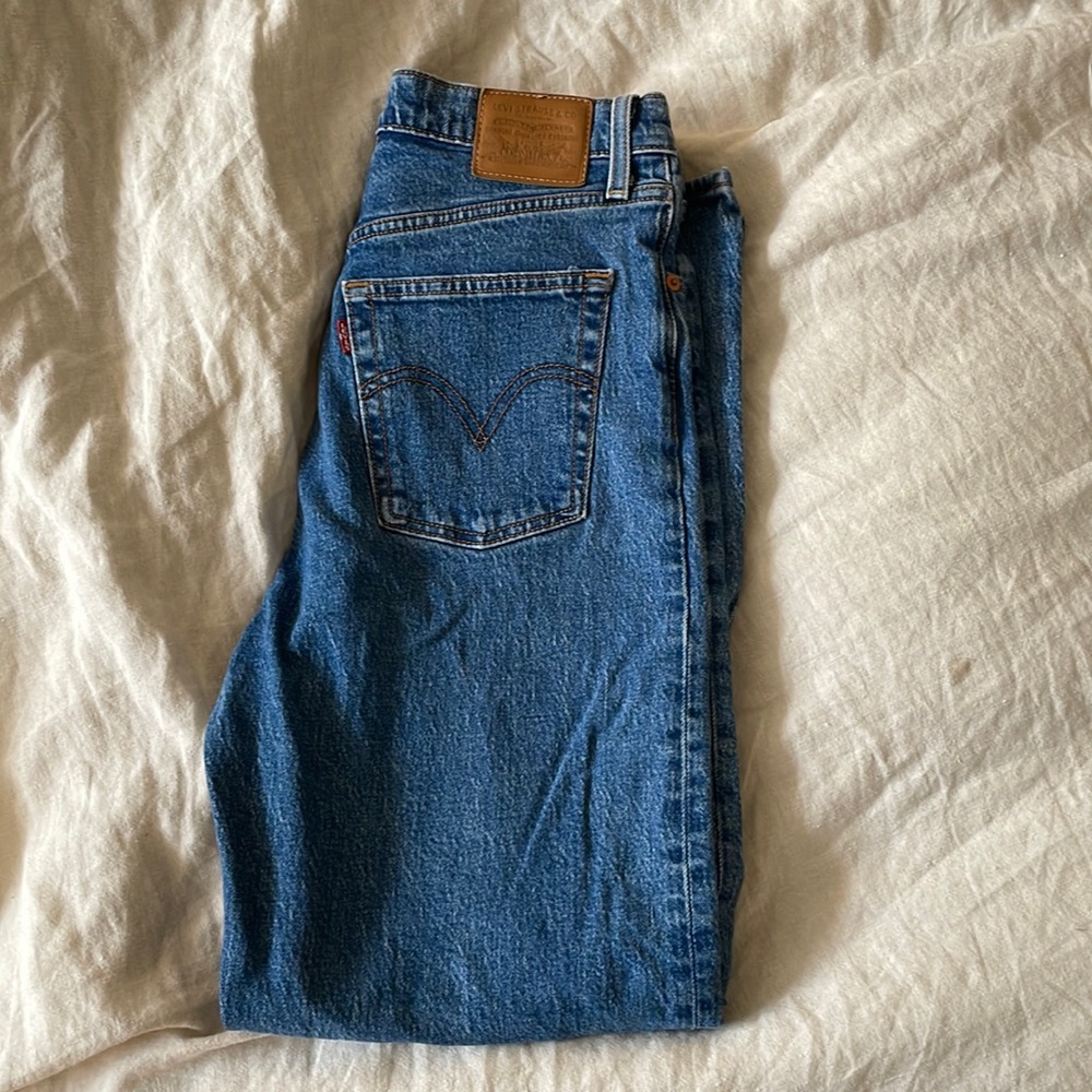 Levi’s Ribcage Straight Ankle Jeans 28